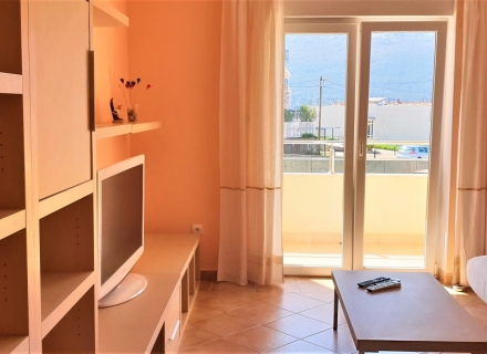 Porto Novi yakınındaki deniz manzaralı iki yatak odalı daire, Montenegro da satılık emlak, Baosici da satılık ev, Baosici da satılık emlak