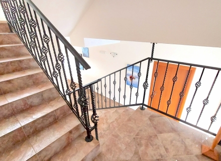 Luxusvilla in Becici, Haus mit Meerblick zum Verkauf in Montenegro, Haus in Montenegro kaufen