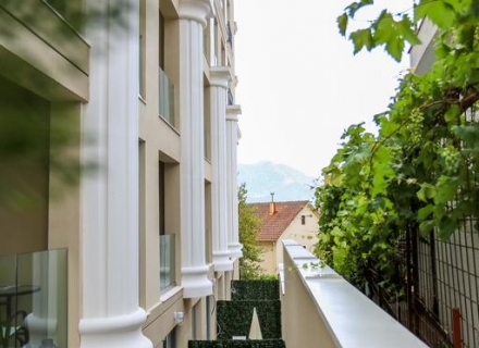 Schöne Wohnungen in Becici, Hotel in Montenegro zum Verkauf, Hotelkonzeptwohnungen zum Verkauf in Becici