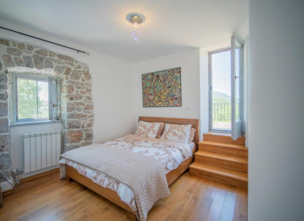 1,888 / 5,000 Renoviertes Steinhaus zum Verkauf auf der Halbinsel Luštica, Montenegro Immobilien, Immobilien in Montenegro