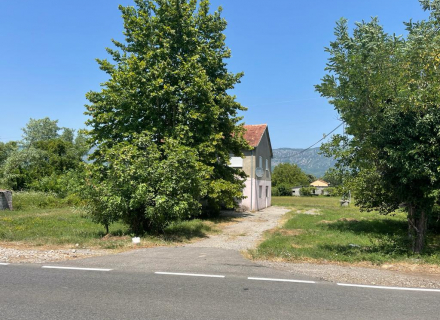 Kuca za renoviranje, Cetinje kuća kupiti, kupiti kuću u Crnoj Gori, kuća s pogledom na more u Crnoj Gori