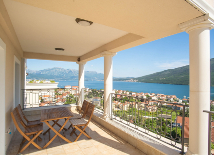 Luxusapartment in Portofino in Kumbor, Herceg Novi, Verkauf Wohnung in Baosici, Haus in Montenegro kaufen