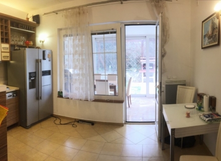 Reihenhaus in ländlicher Anlage, Haus mit Meerblick zum Verkauf in Montenegro, Haus in Montenegro kaufen