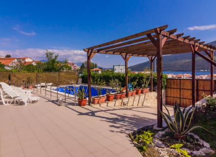 Haus mit Pool und Meerblick in der Nähe von PortoNovi, Herceg Novi Hausverkauf, Baosici Haus kaufen, Haus in Montenegro kaufen