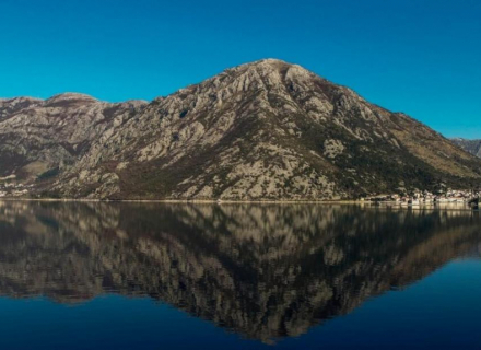 Moderna vila na prvoj lijini do mora u Kostanjici, Kotor-Bay kupiti kuću, Dobrota kuća prodaja