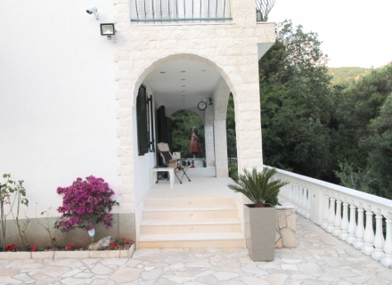 Panorama-Haus mit Meerblick in Budva, Montenegro Immobilien, Immobilien in Montenegro