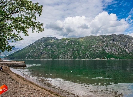 Velika vila na obali Zaliva u Stolivu, Nekretnine Crna Gora, nekretnine u Crnoj Gori, Kotor-Bay prodaja kuća