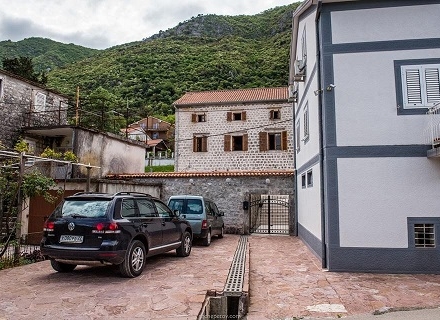 Kotor Körfezi'nde Villa, Karadağ Villa Fiyatları Karadağ da satılık ev, Montenegro da satılık ev, Karadağ satılık villa