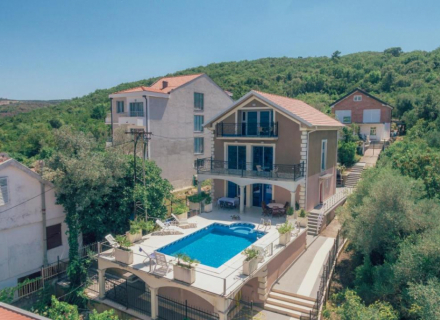 Yüzme havuzlu, güzel deniz ve adalar manzaralı satılık villa, Bigova satılık müstakil ev, Bigova satılık müstakil ev, Region Tivat satılık villa