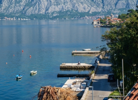 Kuća za odmor u Stolivu, Kotorskom zalivu, Dobrota kuća kupiti, kupiti kuću u Crnoj Gori, kuća s pogledom na more u Crnoj Gori