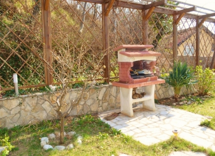 Reihenhaus in ländlicher Anlage, Montenegro Immobilien, Immobilien in Montenegro