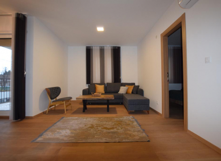 Voll möblierte Wohnung mit zwei Schlafzimmern in Pod Kuk, Tivat, zu verkaufen, Wohnungen in Montenegro kaufen, Wohnungen zur Miete in Bigova kaufen