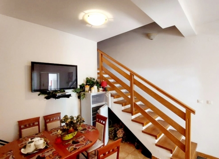 Trosoban stan u kompleksu, Risan, prodaja stanova u Crnoj Gori, stanovi u Crnoj Gori prodaja, prodaja stana u Kotor-Bay