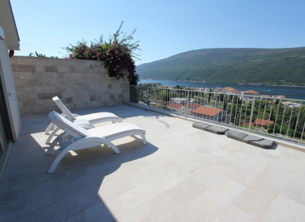 Havuzlu ve muhteşem deniz manzaralı ev, Karadağ Villa Fiyatları Karadağ da satılık ev, Montenegro da satılık ev, Karadağ satılık villa
