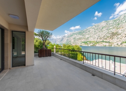 Erstaunliche Luxusapartments zum Verkauf mit Blick auf die Bucht und die Altstadt von Kotor, Haus in der Nähe des Meeres Montenegro, Haus Kaufen in Kotor-Bay