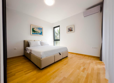 Trosoban stan u Sv.Stefanu, Nekretnine u Crnoj Gori, prodaja nekretnina u Crnoj Gori, stanovi u Region Budva