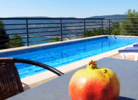 Haus mit Meerblick und Pool in Trebesinj, Herceg Novi, Herceg Novi Hausverkauf, Baosici Haus kaufen, Haus in Montenegro kaufen