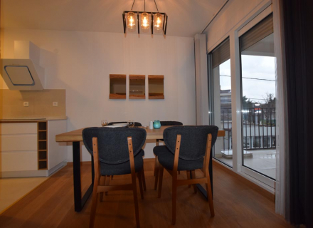 Voll möblierte Wohnung mit zwei Schlafzimmern in Pod Kuk, Tivat, zu verkaufen, Wohnungen zum Verkauf in Montenegro, Wohnungen in Montenegro Verkauf, Wohnung zum Verkauf in Region Tivat
