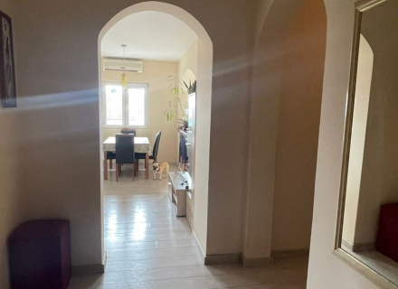 Schöne Dreizimmerwohnung in Tivat, Wohnung mit Meerblick zum Verkauf in Montenegro, Wohnung in Bigova kaufen, Haus in Region Tivat kaufen
