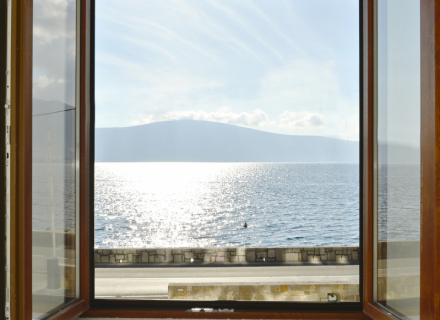 Apartments in einem neuen Komplex am Strand in Boka Bay, Montenegro Immobilien, Immobilien in Montenegro, Wohnungen in Region Tivat