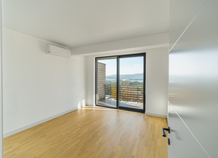 Kavac'ta şık bir şehir evi., Kavac satılık müstakil ev, Kavac satılık müstakil ev, Region Tivat satılık villa