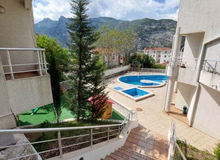 Apartment mit drei Schlafzimmern in einem Komplex, Risan, Wohnungen in Montenegro kaufen, Wohnungen zur Miete in Dobrota kaufen