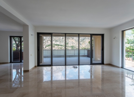 Erstaunliche Luxusapartments zum Verkauf mit Blick auf die Bucht und die Altstadt von Kotor, Haus in der Nähe des Meeres Montenegro, Haus Kaufen in Kotor-Bay