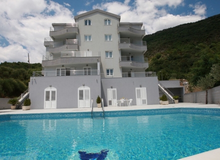 Beçiçi'de Yüzme Havuzlu Hotel, montenegro da satılık otel, montenegro da satılık işyeri, montenegro da satılık işyerleri