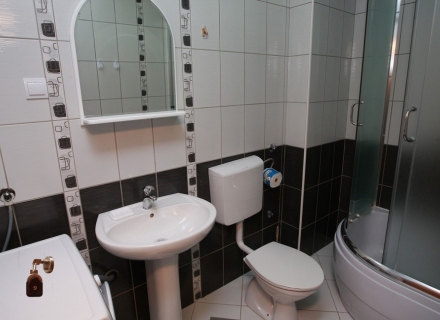 Schönes Hotel in Becici, Immobilien mit hohem Mietpotential Region Budva, Hotel in Becici kaufen