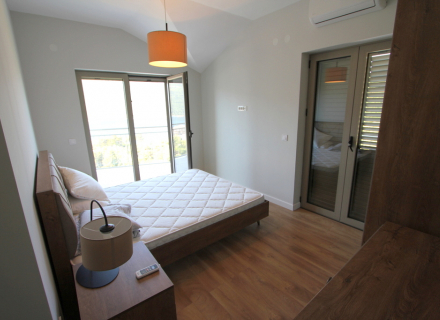 Havuzlu ve muhteşem deniz manzaralı ev, Herceg Novi satılık müstakil ev, Herceg Novi satılık villa