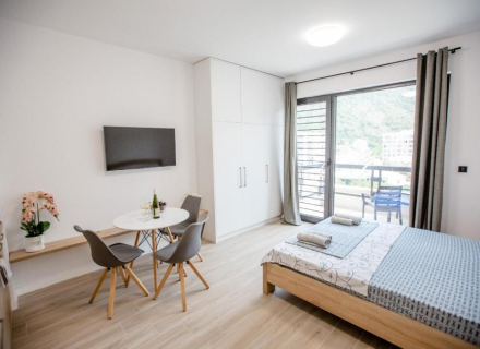 Studio-Apartment in Becici, erste Meereslinie, Verkauf Wohnung in Becici, Haus in Montenegro kaufen