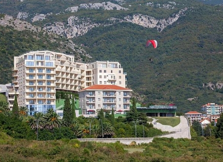 Luxuswohnungen in der Anlage in Becici, Hotelzimmer in Europa Investition mit garantierten Mieteinnahmen, Serviced Apartments zum Verkauf