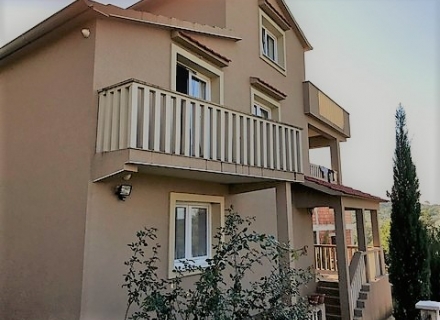 Lepa kuća u Begovićima, Nekretnine Crna Gora, nekretnine u Crnoj Gori, Lustica Peninsula prodaja kuća