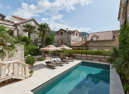 Perast'ın kalbinde satılık villa, Karadağ pazarındaki harika ve eşsiz mülk:, Karadağ Villa Fiyatları Karadağ da satılık ev, Montenegro da satılık ev, Karadağ satılık villa
