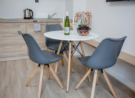 Studio-Apartment in Becici, erste Meereslinie, Wohnungen in Montenegro kaufen, Wohnungen zur Miete in Becici kaufen