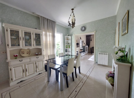 Sakin bir bölgede geniş daire, Igalo, Herceg Novi, Karadağ satılık evler, Karadağ da satılık daire, Karadağ da satılık daireler