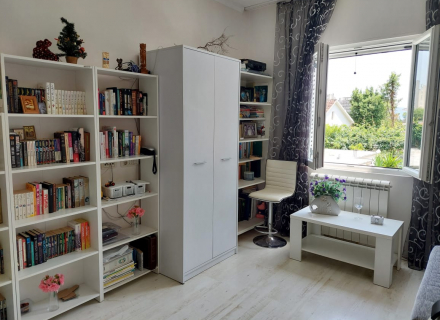 Sakin bir bölgede geniş daire, Igalo, Herceg Novi, Baosici dan ev almak, Herceg Novi da satılık ev, Herceg Novi da satılık emlak
