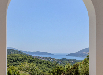 Willa z basenem infinity i panoramicznym widokiem w Herceg Novi, Ratisevina, Nieruchomości Czarnogóra, nieruchomości w Czarnogórze, Herceg Novi dom sprzedaż
