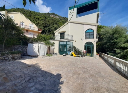 Panorama-Haus mit Meerblick in Budva, Montenegro Immobilien, Immobilien in Montenegro