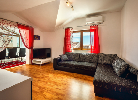 Budva'da satılık iki yatak odalı daire

Alan 72m2 artı teraslar.