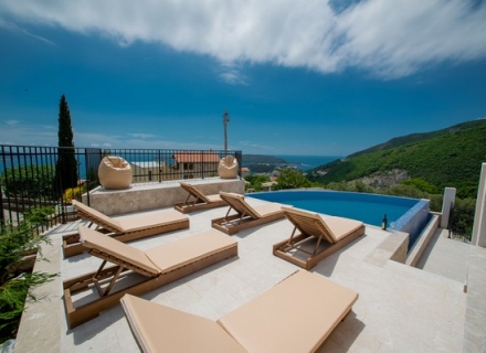 Becici'de Yeni Villa, Karadağ da satılık havuzlu villa, Karadağ da satılık deniz manzaralı villa, Becici satılık müstakil ev