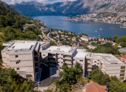 Wohnanlage in Montenegro am Ufer der Bucht von Kotor der Adria Meere, Montenegro Immobilien, Immobilien in Montenegro, Wohnungen in Kotor-Bay