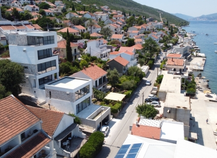 Krasici'de deniz manzaralı lüks villa, Karadağ satılık ev, Karadağ satılık müstakil ev, Karadağ Ev Fiyatları