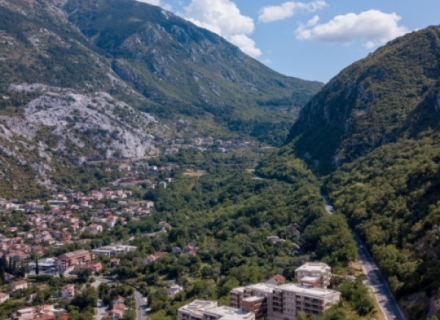 Wohnanlage in Montenegro am Ufer der Bucht von Kotor der Adria Meere, Verkauf Wohnung in Dobrota, Haus in Montenegro kaufen