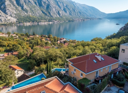 Reihenhaus mit Pool in Orahovets, Kotor, Montenegro Immobilien, Immobilien in Montenegro