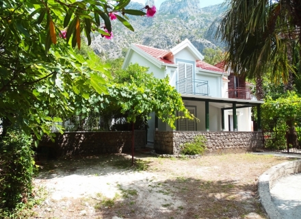 Divna kuća u Orahovcu, Nekretnine Crna Gora, nekretnine u Crnoj Gori, Kotor-Bay prodaja kuća