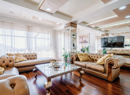 Three Bedroom Apartment in Two Levels in Budva, prodaja stana u Becici, kupovina kuće u Crnoj Gori, kupovina stana na moru u Crnoj Gori