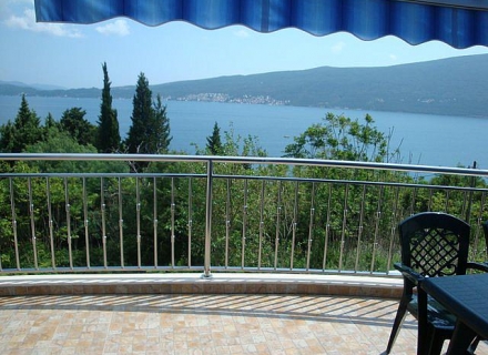Kuća sa panoramskim pogledom na Kotorski Zaliv, prodaja kuća Crna Gora, kupiti vilu u Herceg Novi, vila blizu mora Baosici