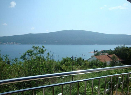 Kotor Koyu'nun panoramik manzaralı ev, Karadağ da satılık havuzlu villa, Karadağ da satılık deniz manzaralı villa, Baosici satılık müstakil ev