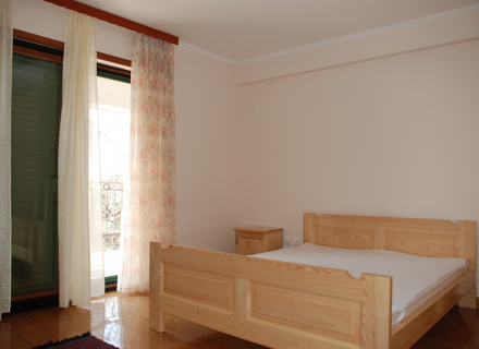 Mini-hotel sa apartmanima u Pržnu sa pogledom na more., Nekretnine Crna Gora, nekretnine u Crnoj Gori, Region Budva prodaja kuća